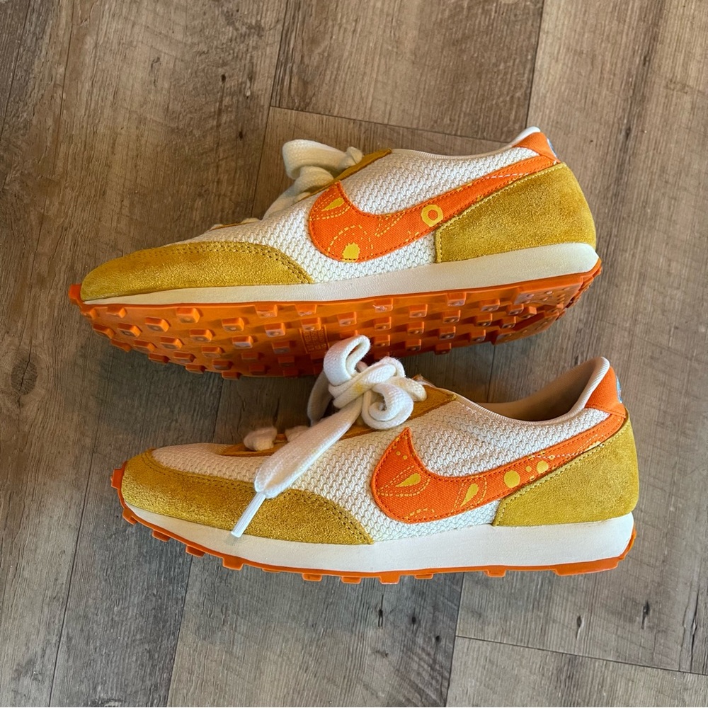 Nike Daybreak Paisley Swoosh - Picture 5 of 14